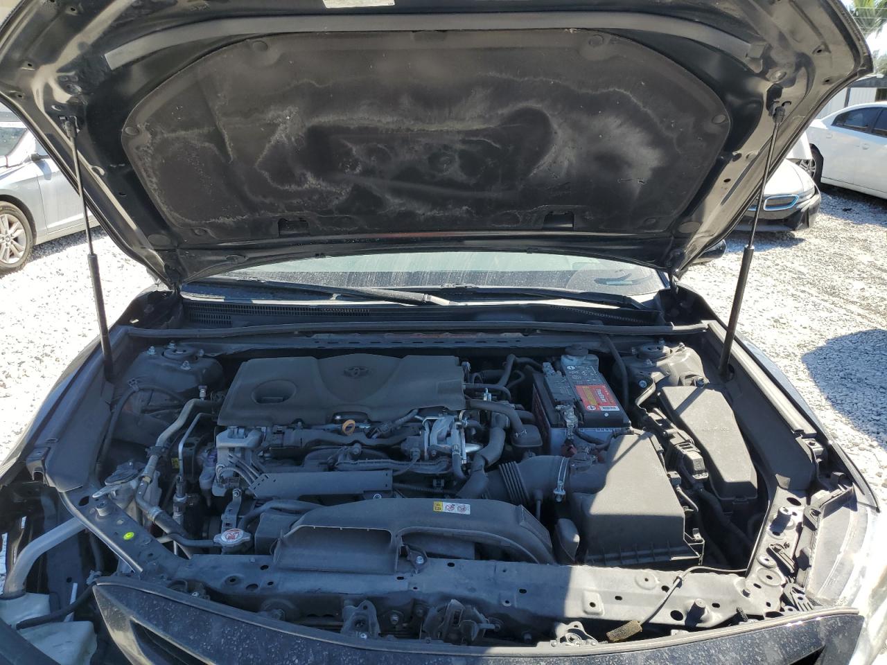 2019 Toyota Camry - Image 11