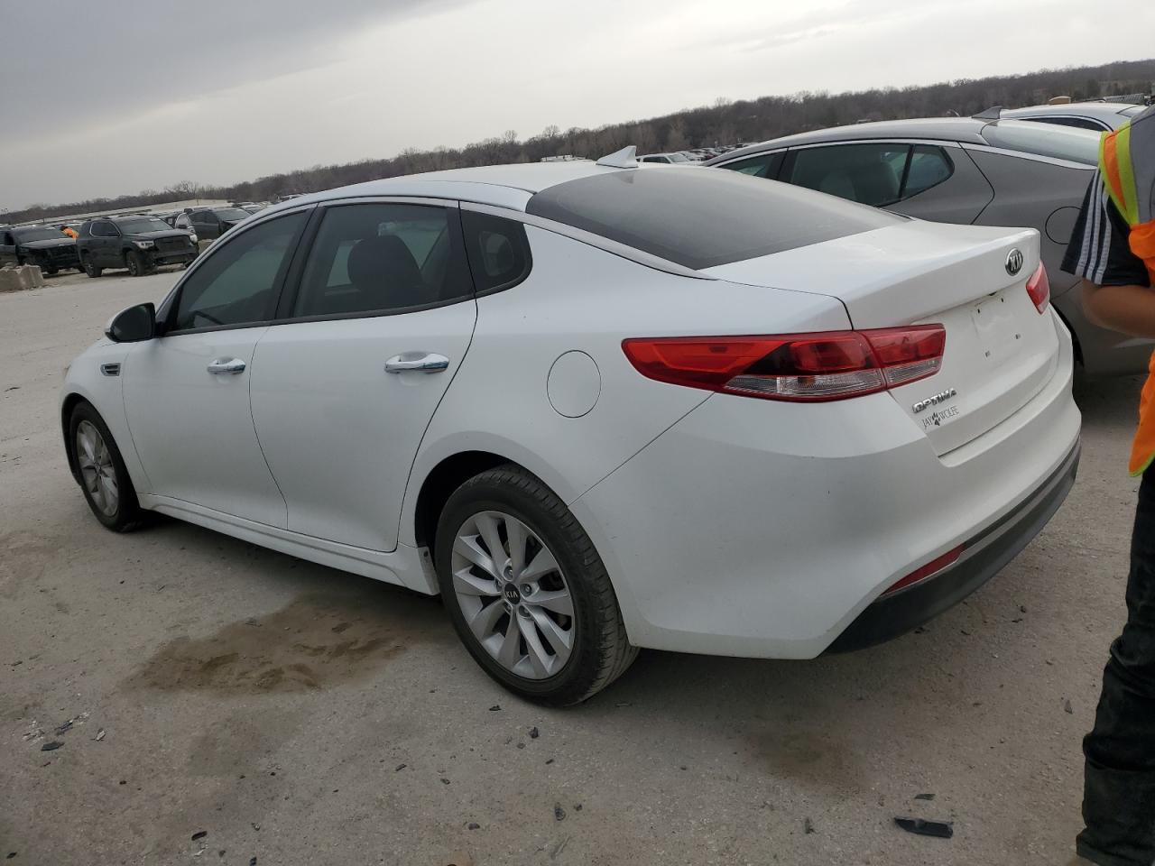 2016 Kia Optima - Image 2