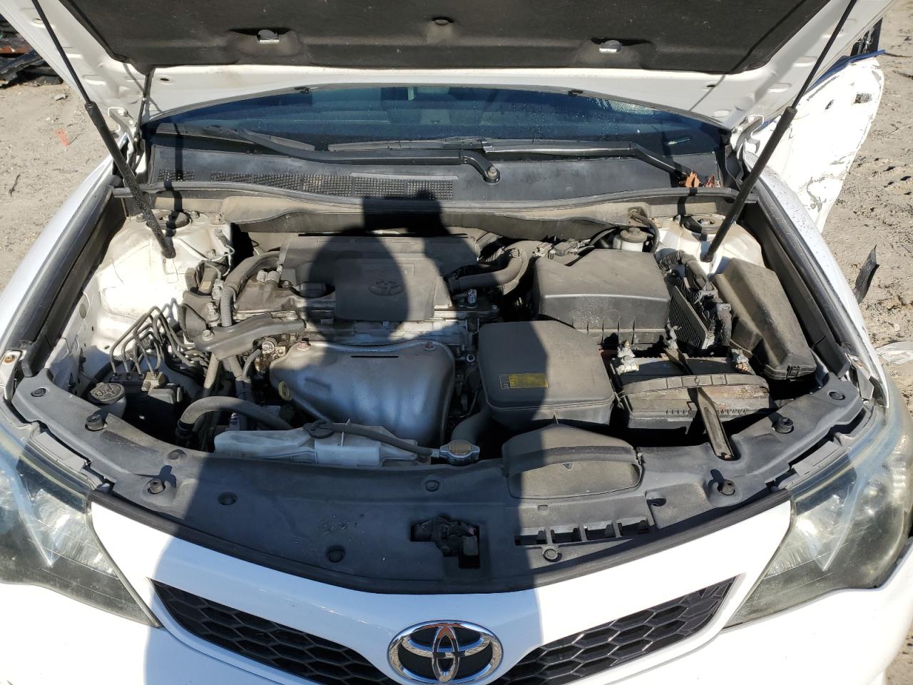 2014 Toyota Camry - Image 12