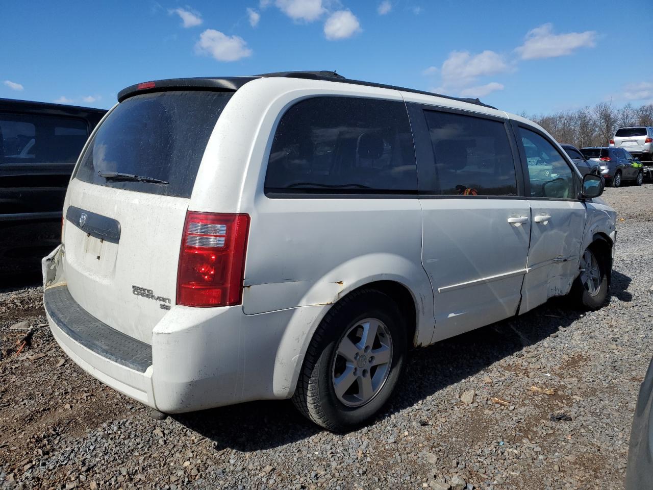 2010 Dodge Caravan - Image 3