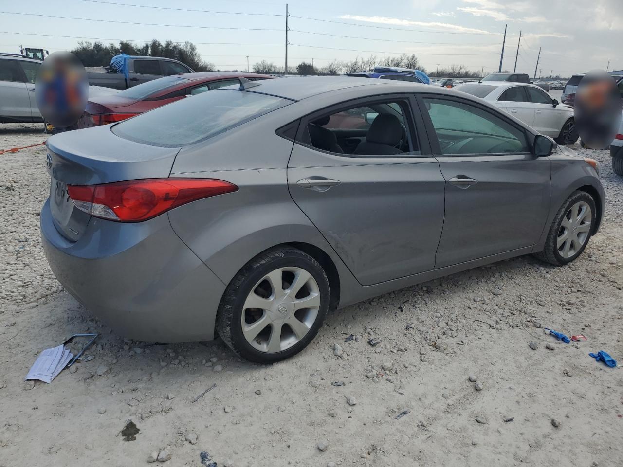 2011 Hyundai Elantra - Image 3