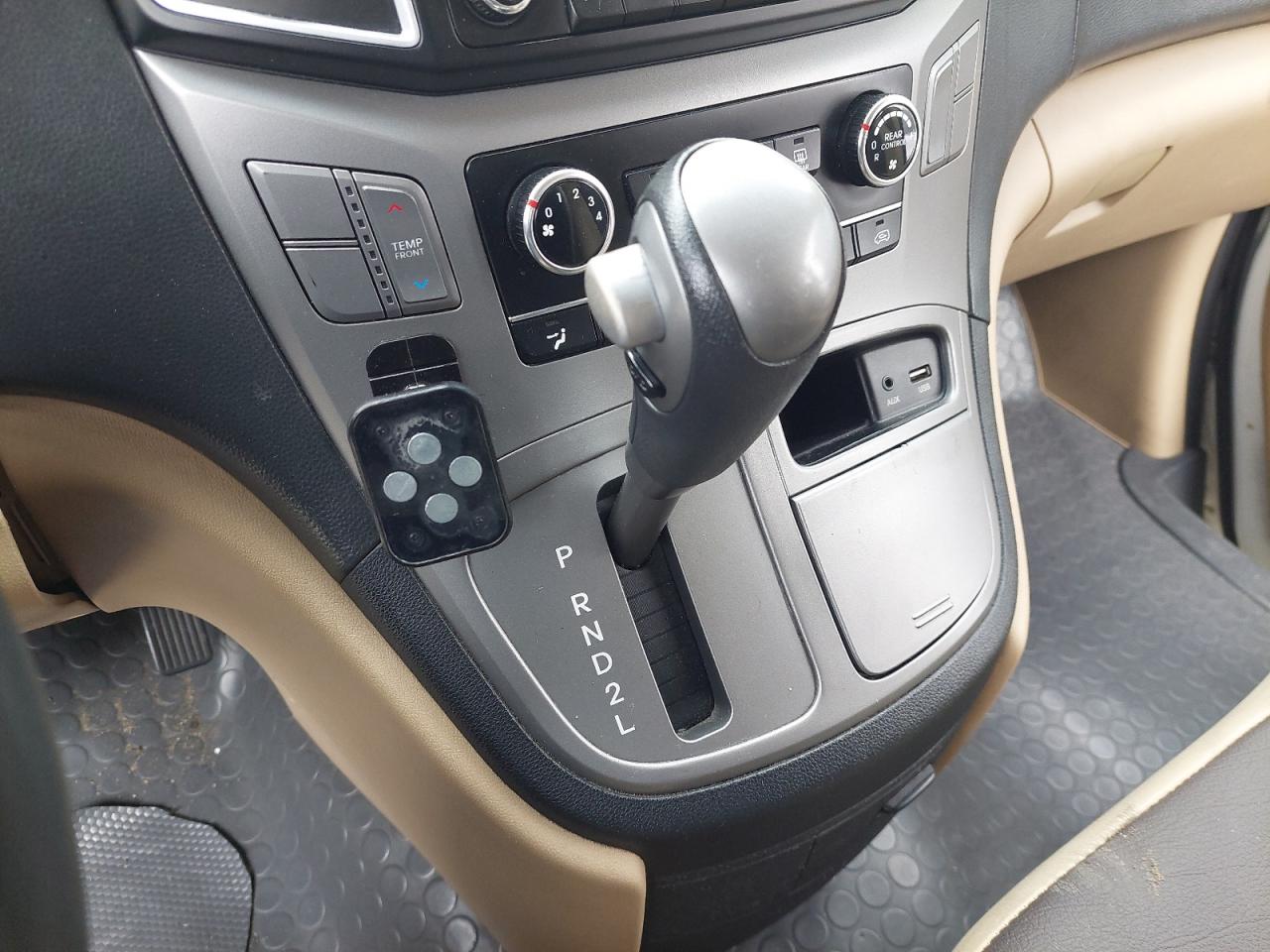 KMJWA37R4HU891017 - 2006 Hyundai H1 - #48642035