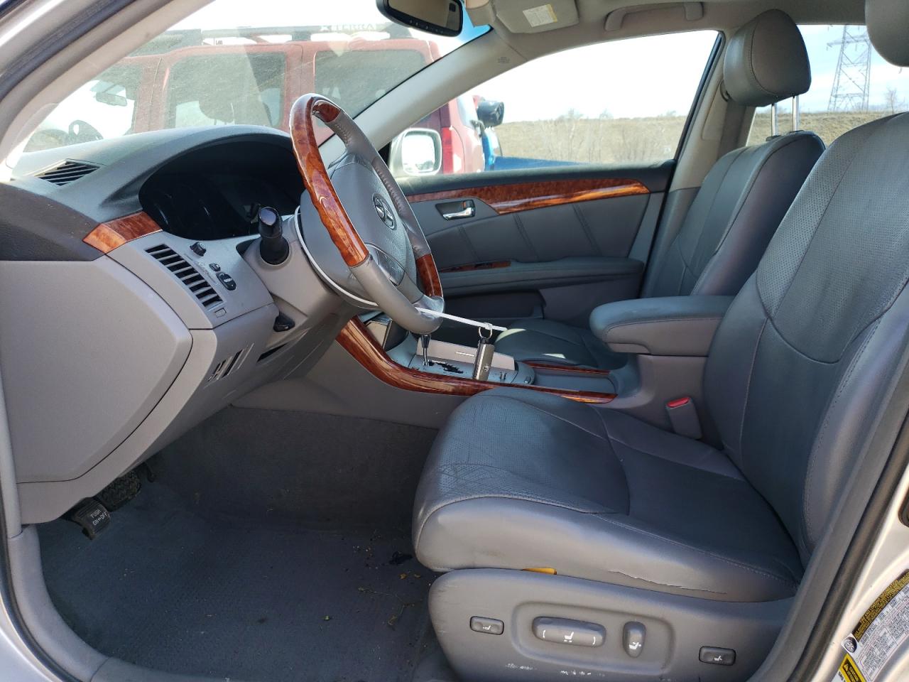 2005 Toyota Avalon - Image 7