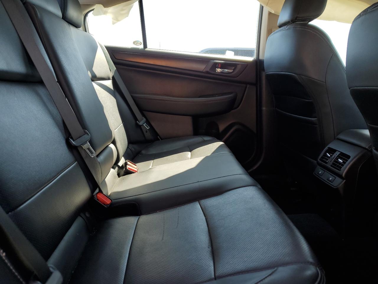 2015 Subaru Legacy - Image 10