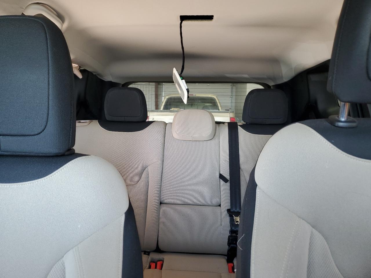 2015 Jeep Renegade - Image 10