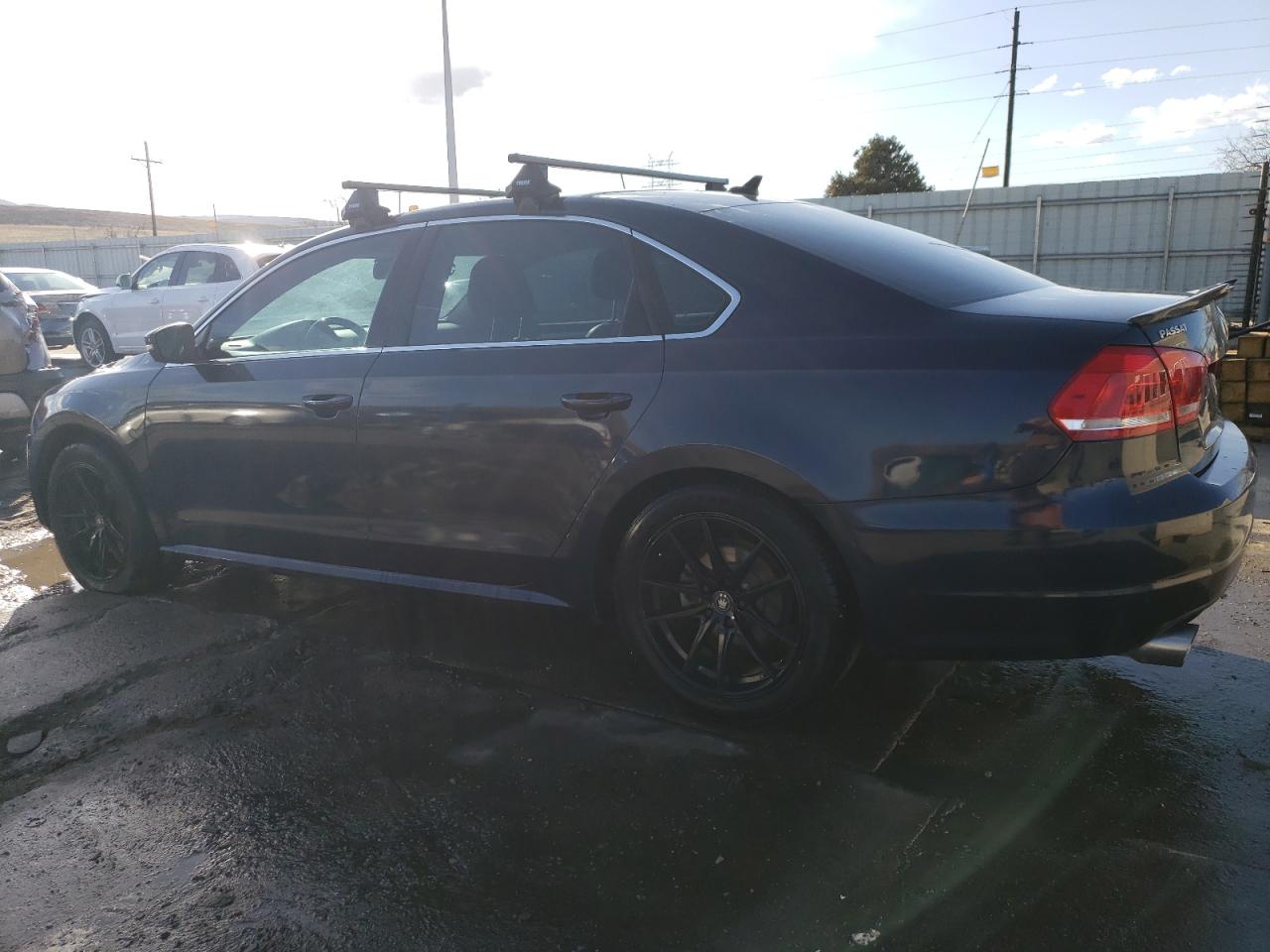 2015 Volkswagen Passat - Image 2