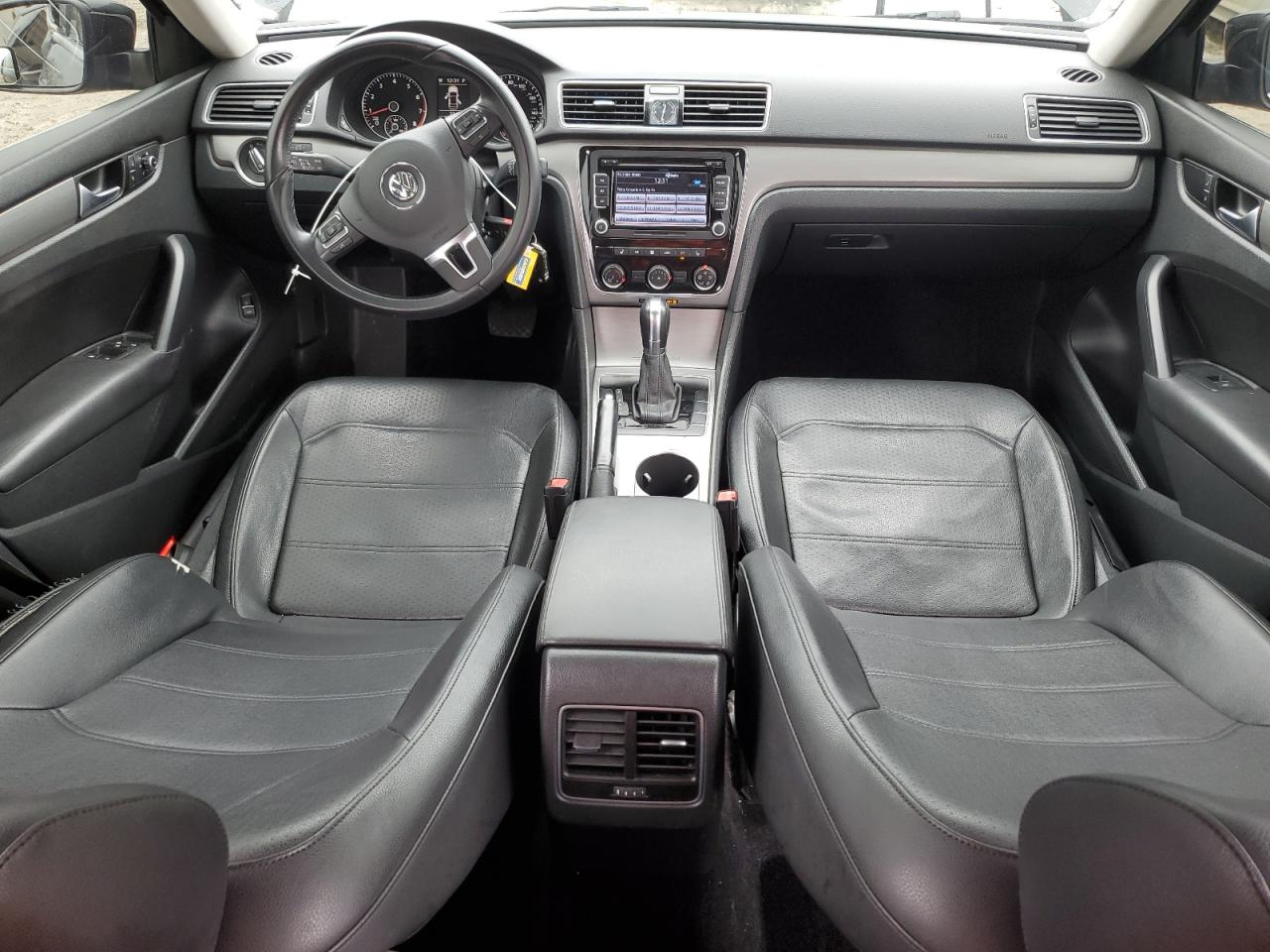 2014 Volkswagen Passat - Image 8