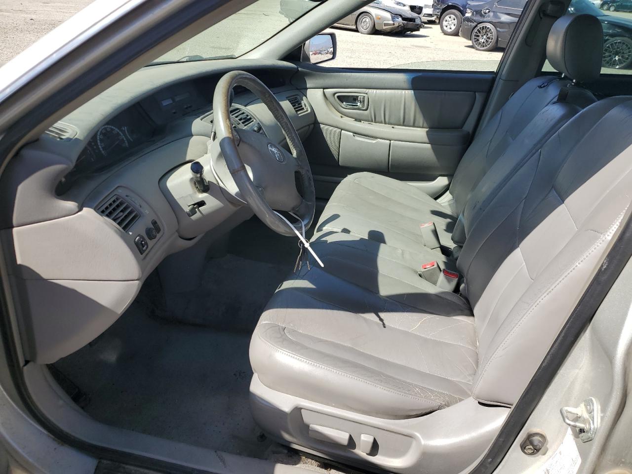 2002 Toyota Avalon - Image 7