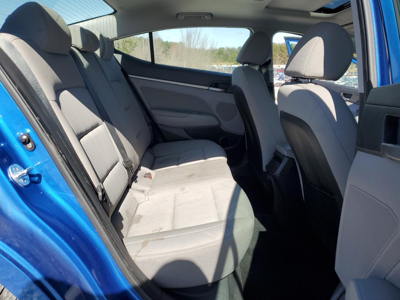 2018 Hyundai Elantra - Image 11