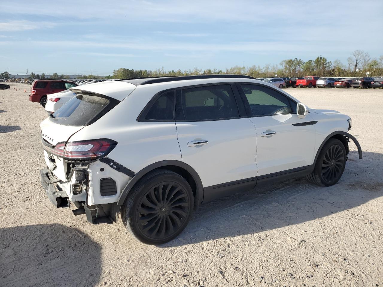 2020 Lincoln Nautilus - Image 3