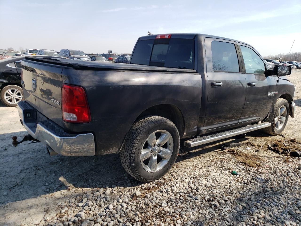 2016 RAM 1500 - Image 3