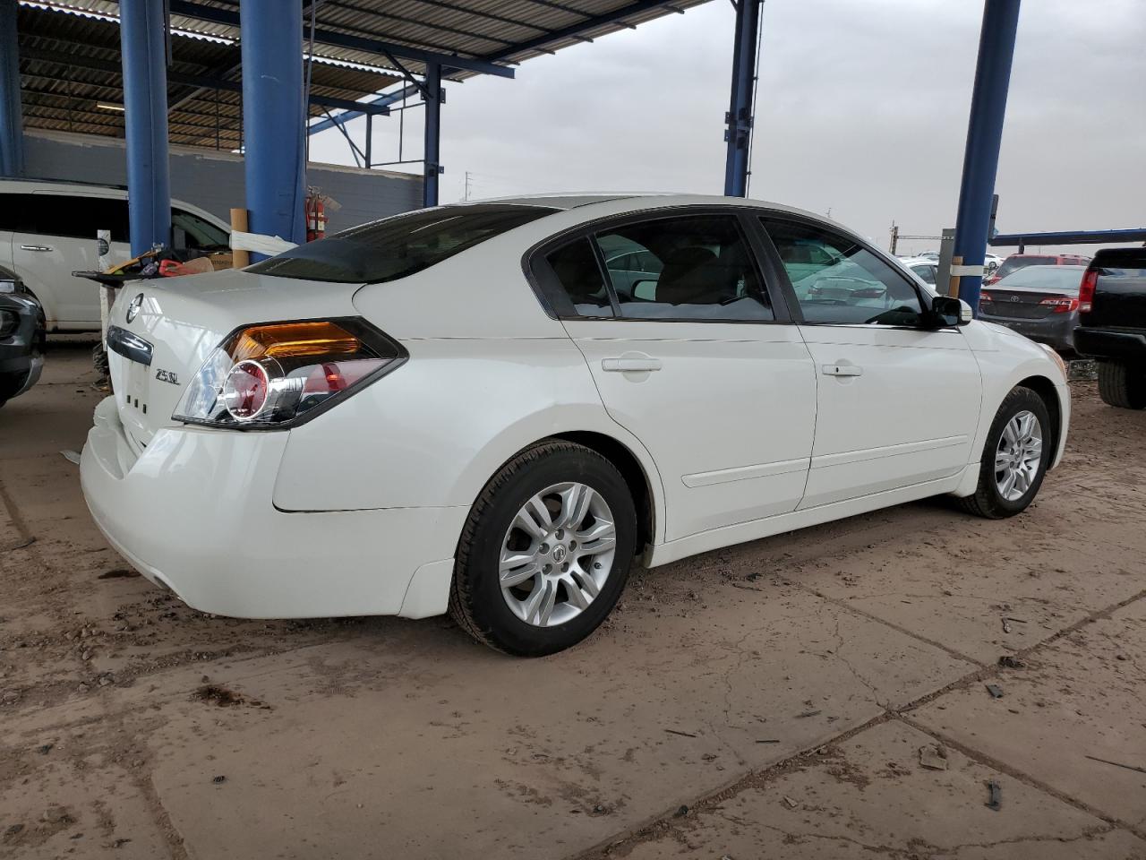 2010 Nissan Altima - Image 3