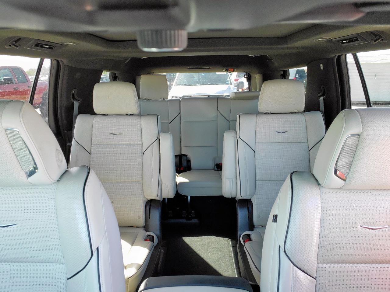 2021 Cadillac Escalade - Image 10