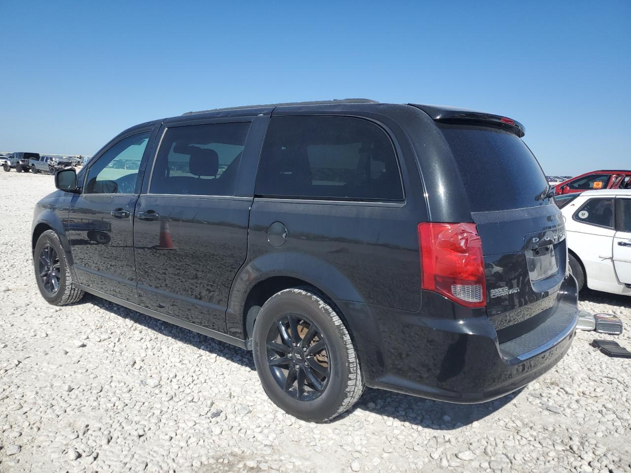 2019 Dodge Caravan - Image 2