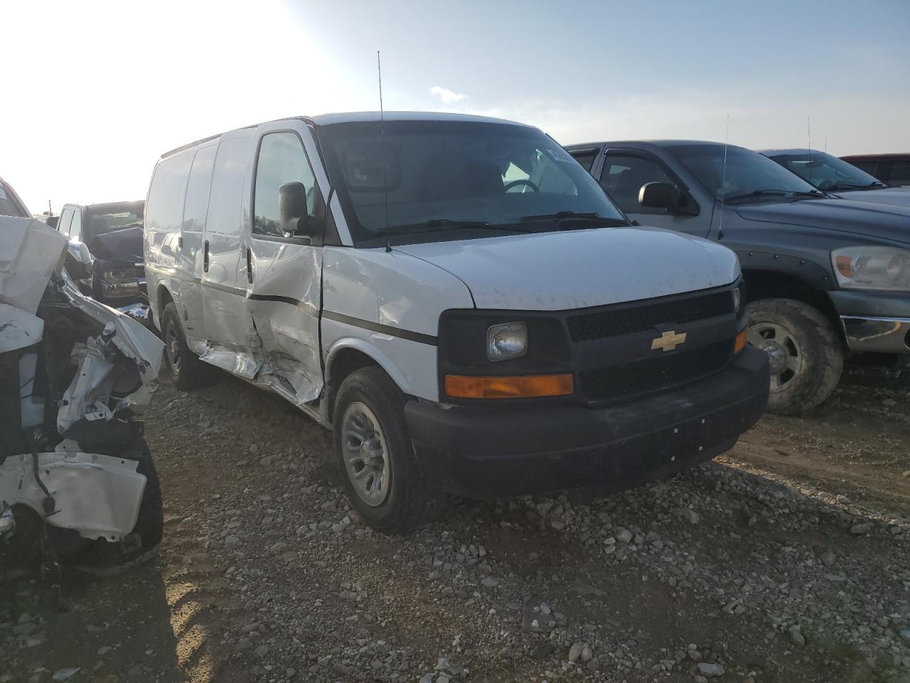 2014 Chevrolet Express - Image 4