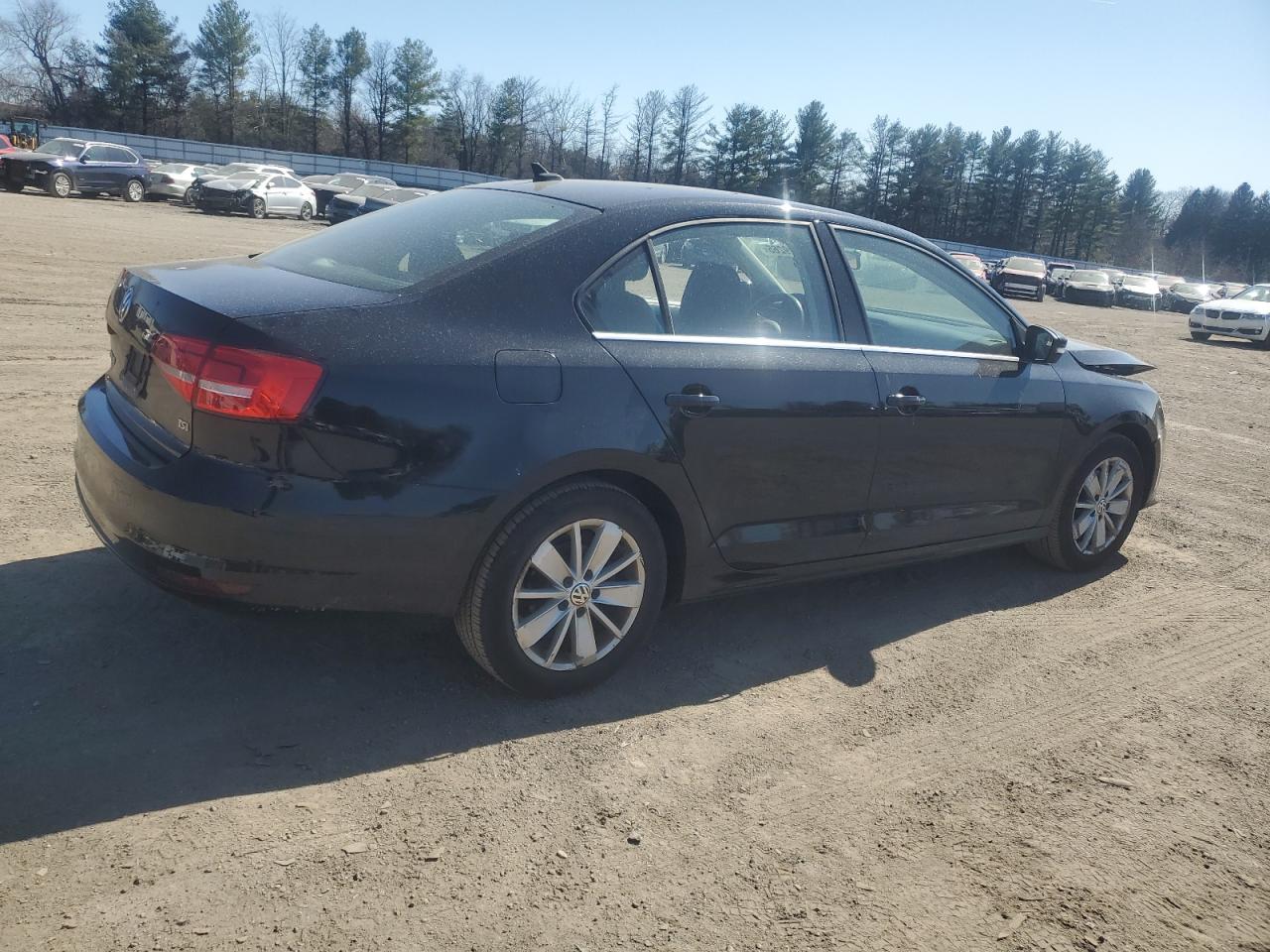 2015 Volkswagen Jetta - Image 3