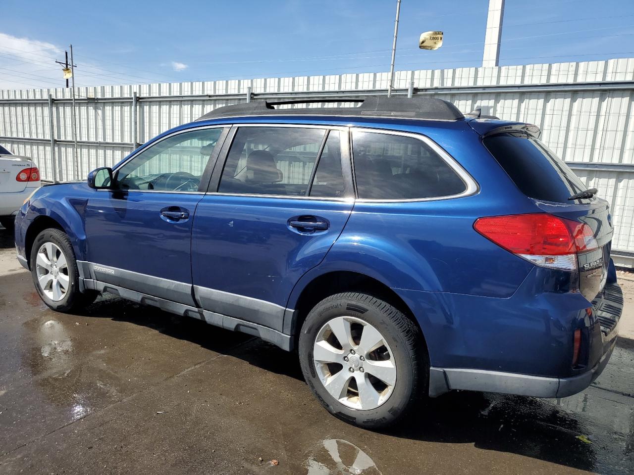 2011 Subaru Outback - Image 2