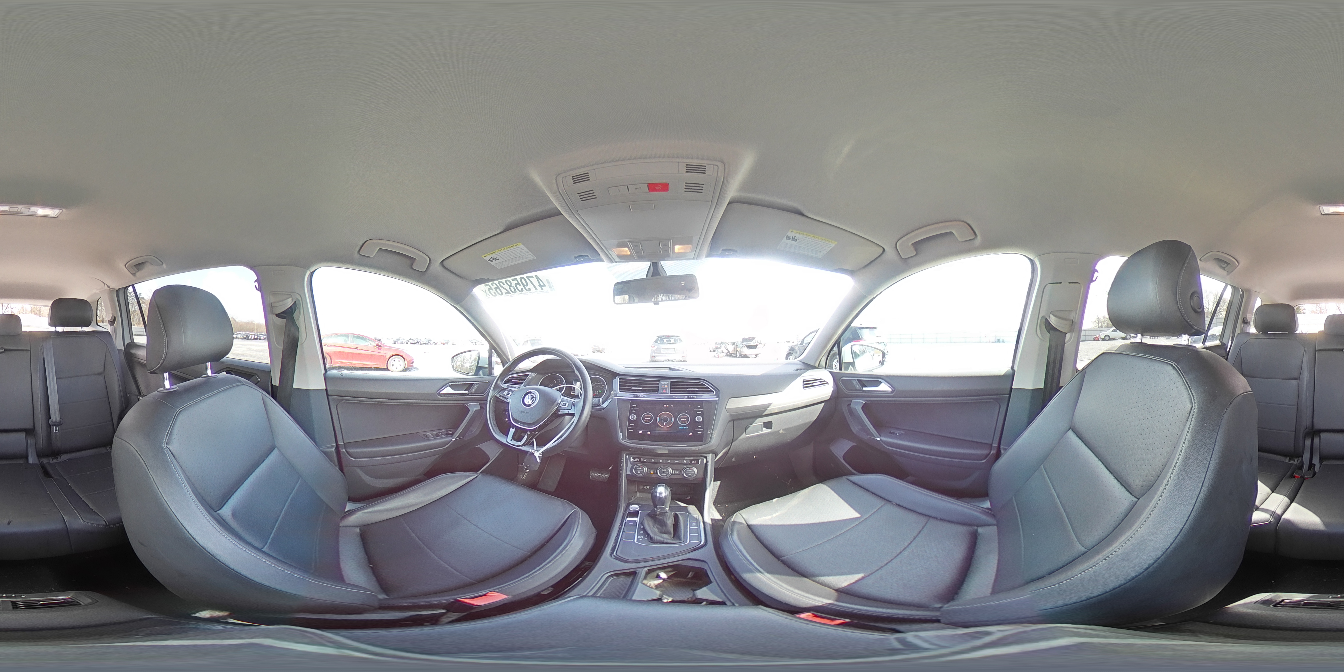 2018 Volkswagen Tiguan - Image 14