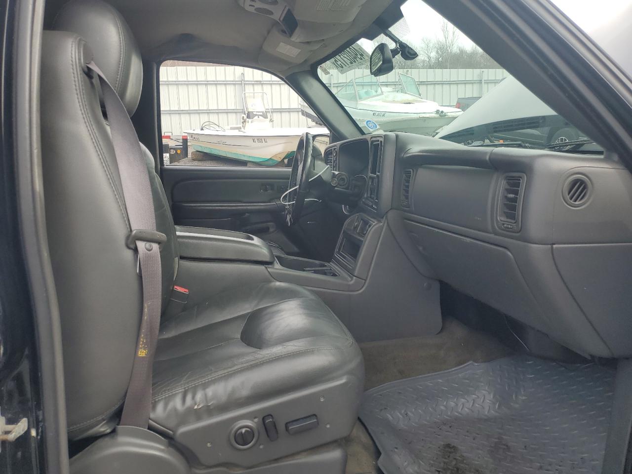 2006 Chevrolet Silverado - Image 7