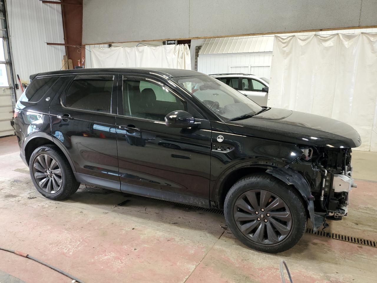 2020 Land Rover Discovery - Image 4