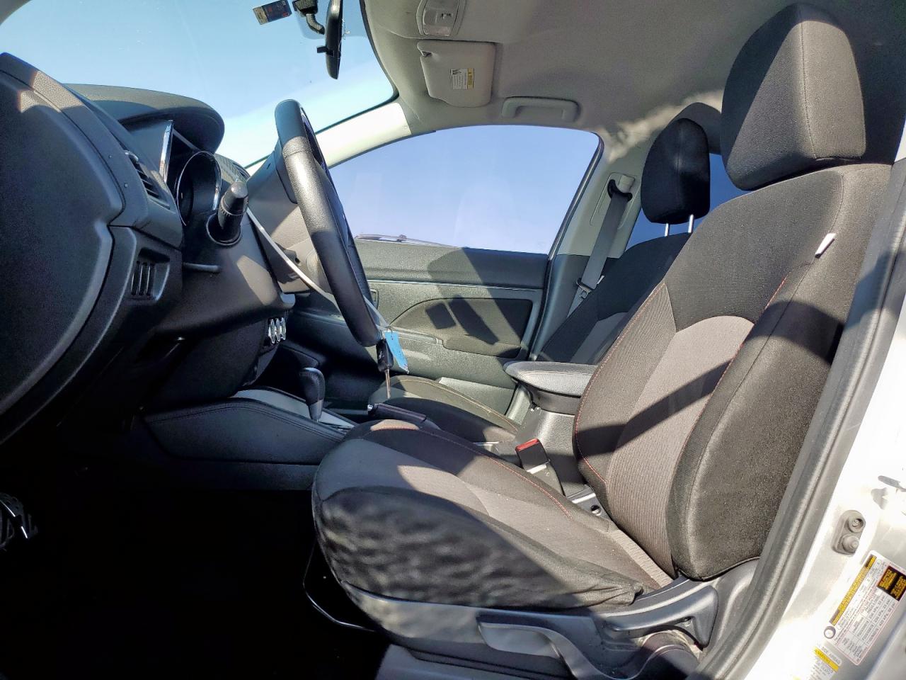 2018 Mitsubishi Outlander - Image 7