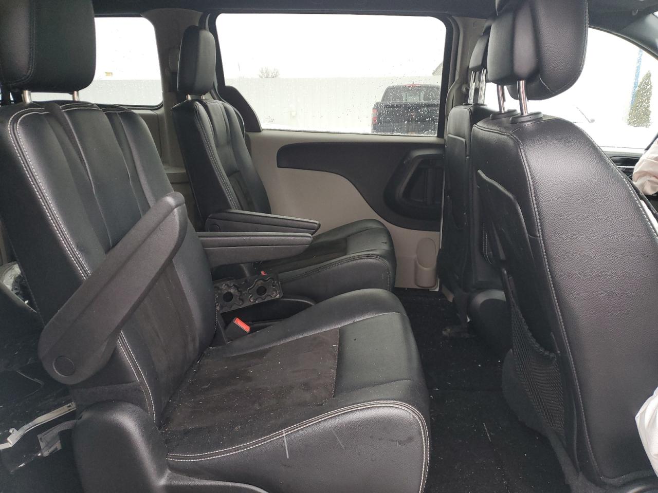 2019 Dodge Caravan - Image 11
