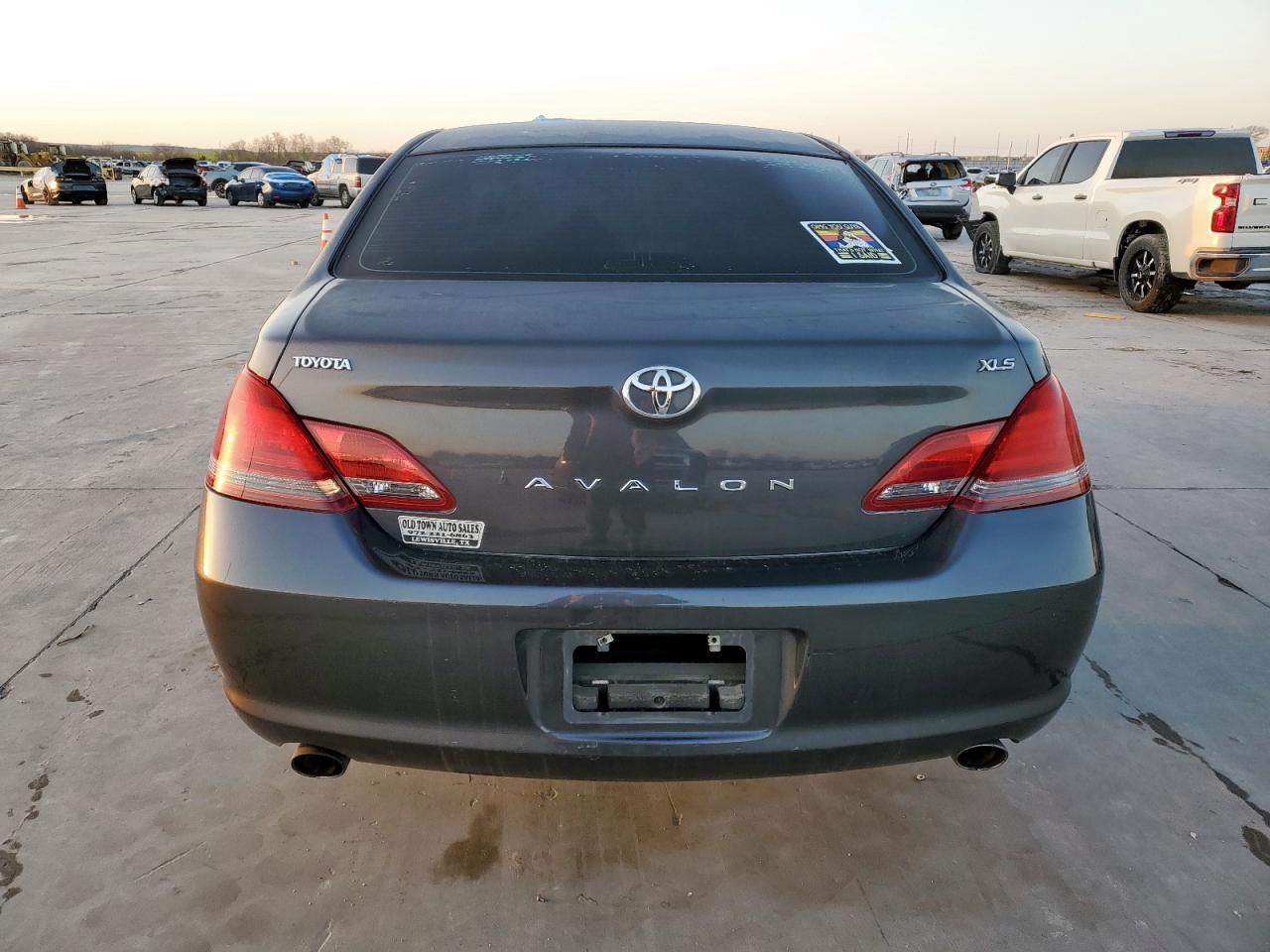 2008 Toyota Avalon - Image 6