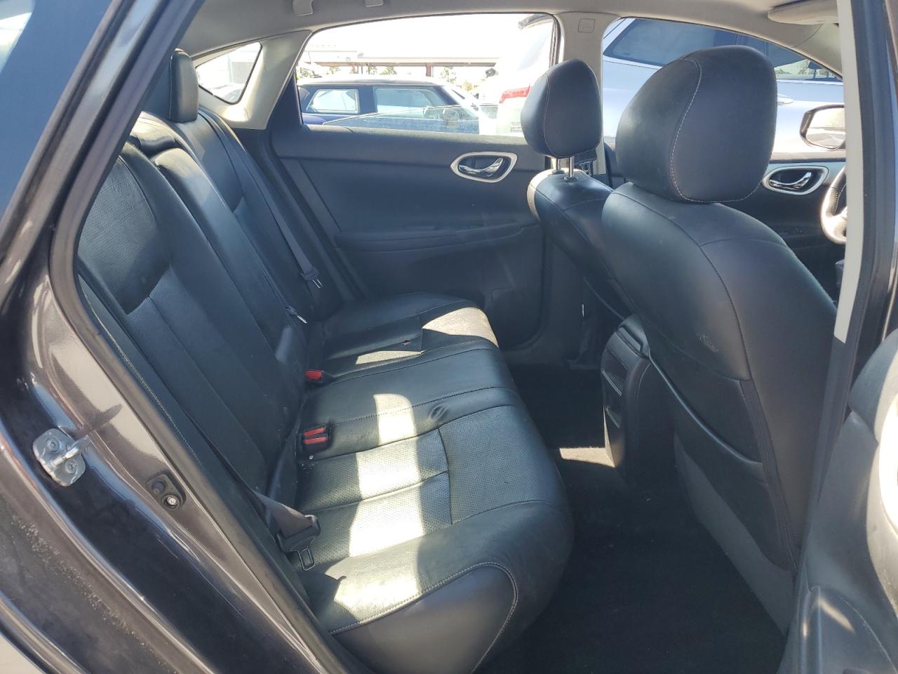 2015 Nissan Sentra - Image 11