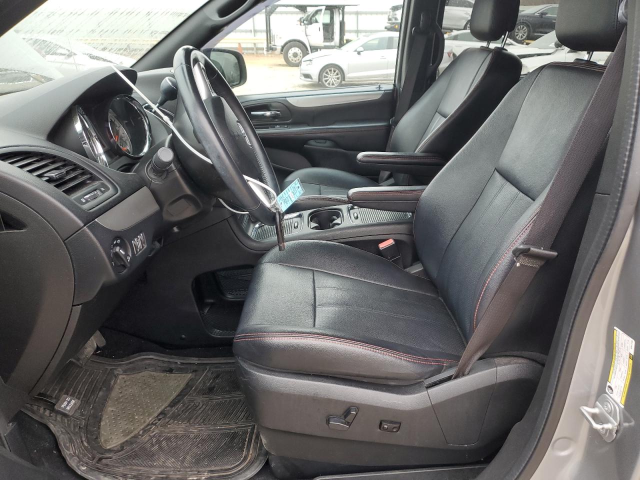 2019 Dodge Caravan - Image 7
