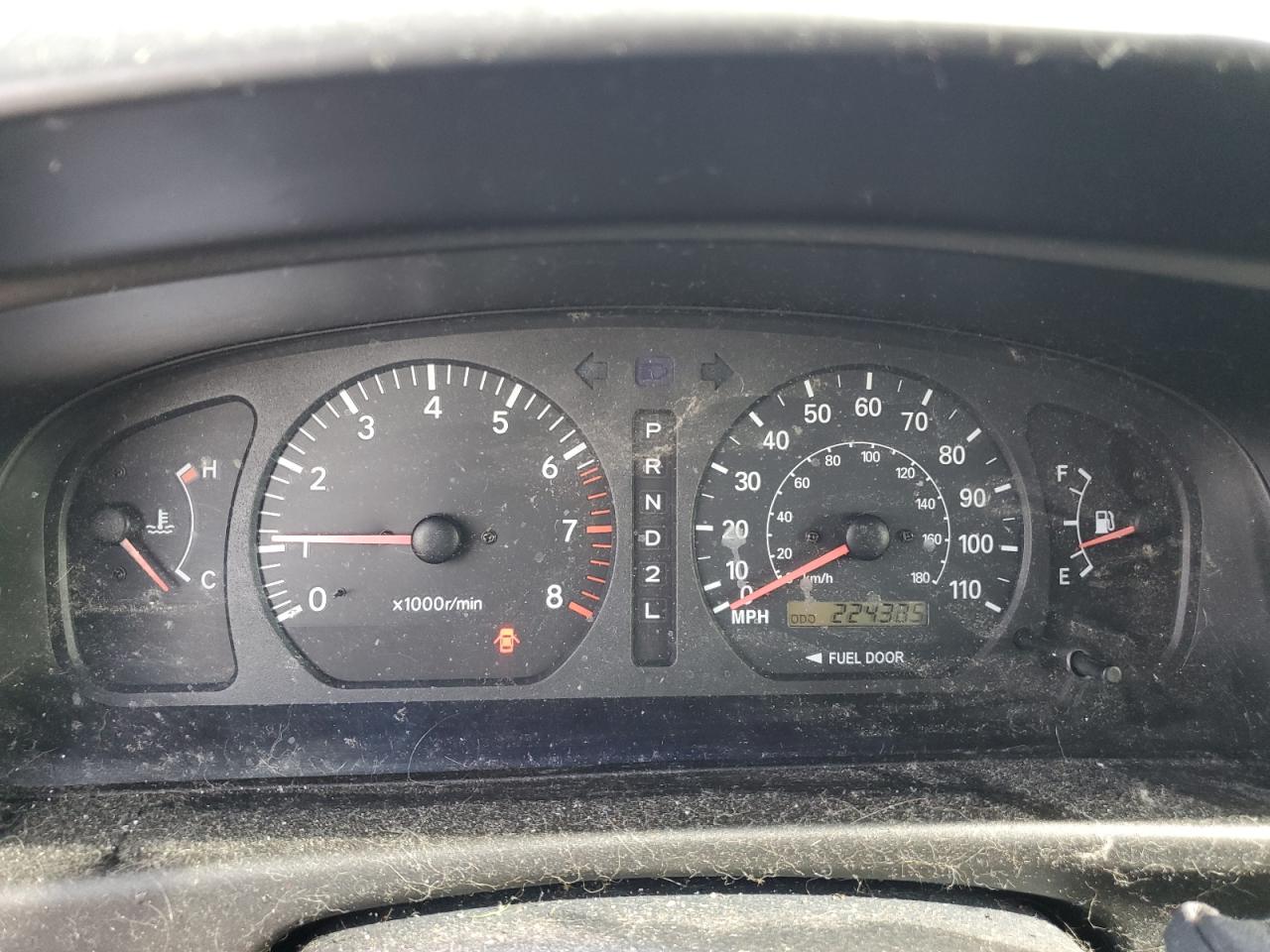 2000 Toyota Sienna - Image 9
