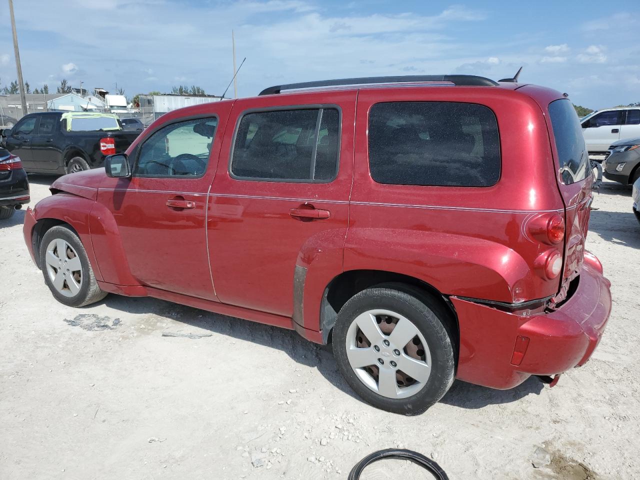 2010 Chevrolet HHR - Image 2