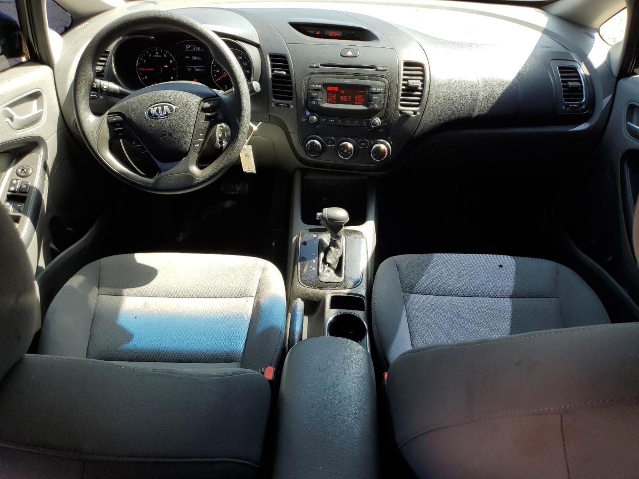 2017 Kia Forte - Image 8