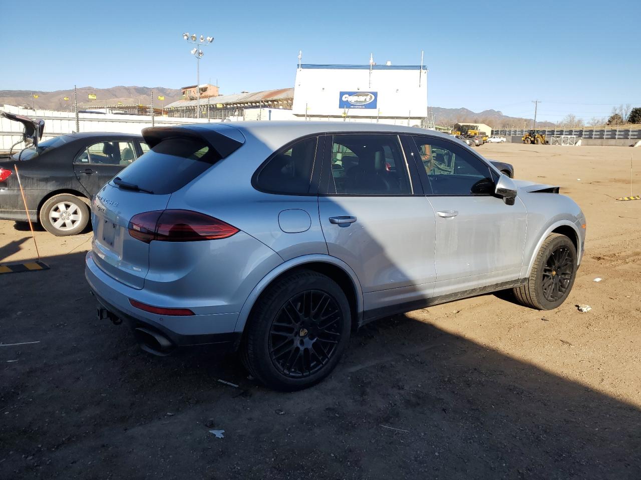 2017 Porsche Cayenne - Image 3