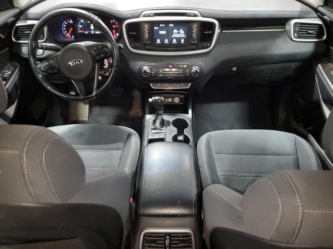 2017 Kia Sorento - Image 8