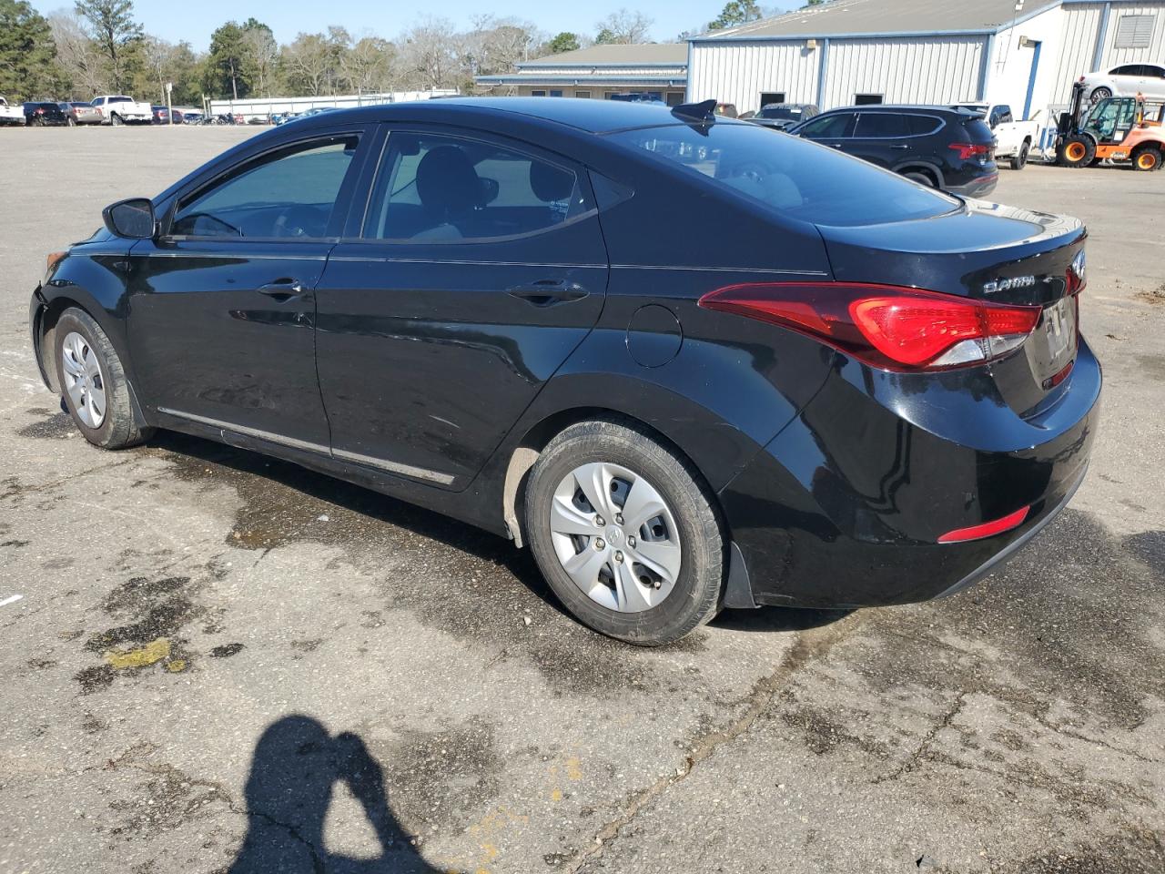 2016 Hyundai Elantra - Image 2