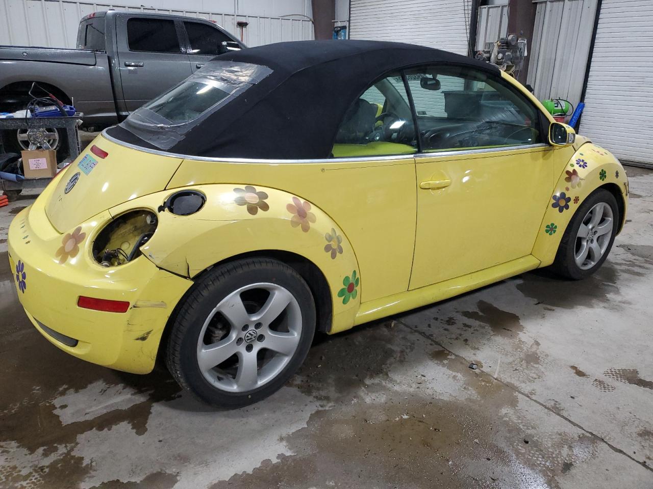 2007 Volkswagen Beetle - Image 3
