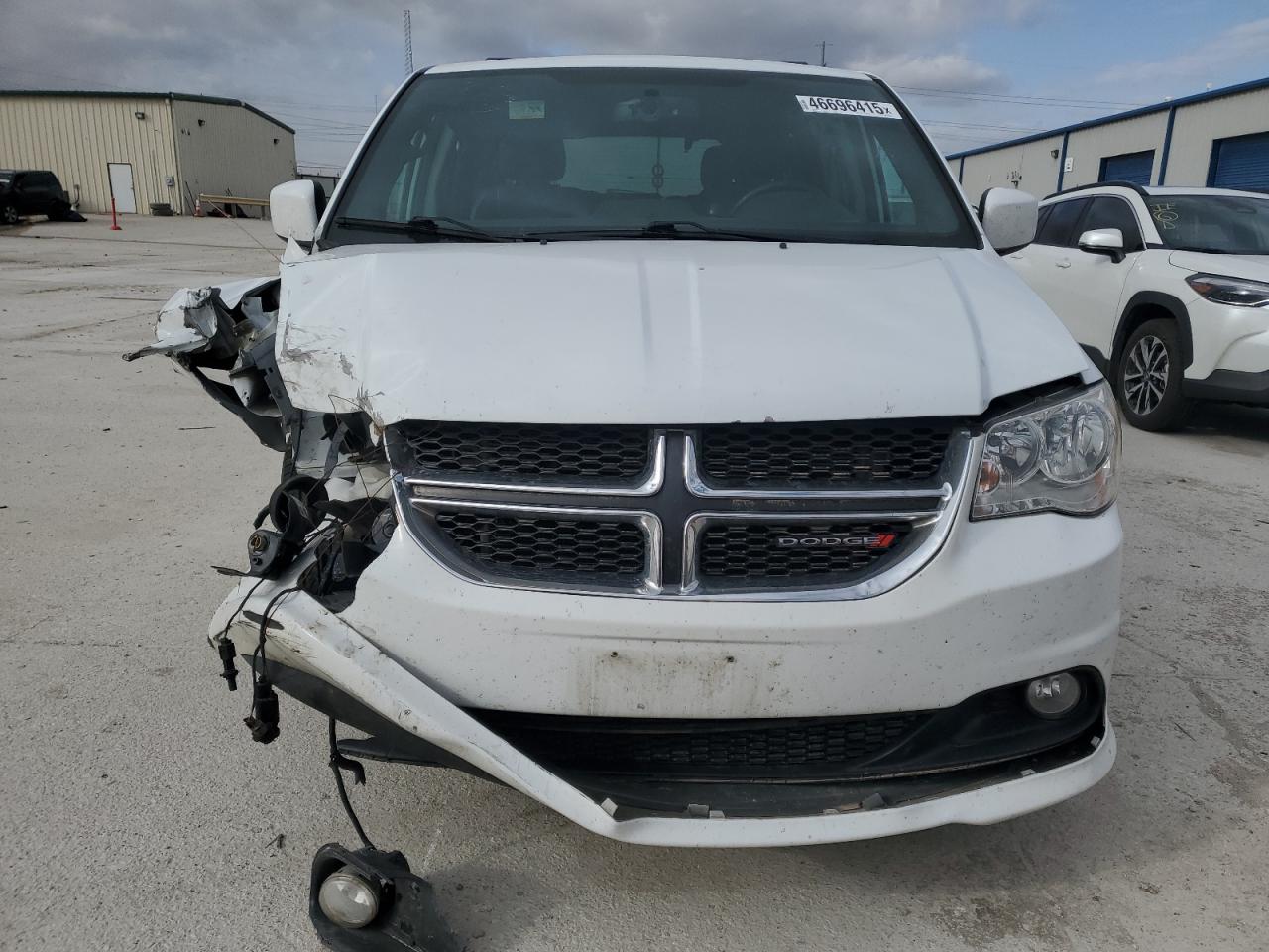 2017 Dodge Caravan - Image 5