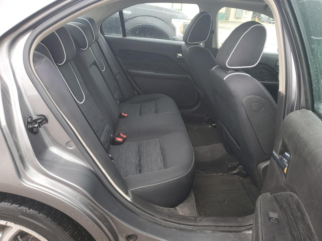 2010 Ford Fusion - Image 10