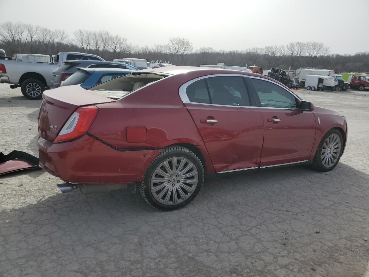 2013 Lincoln MKS - Image 3