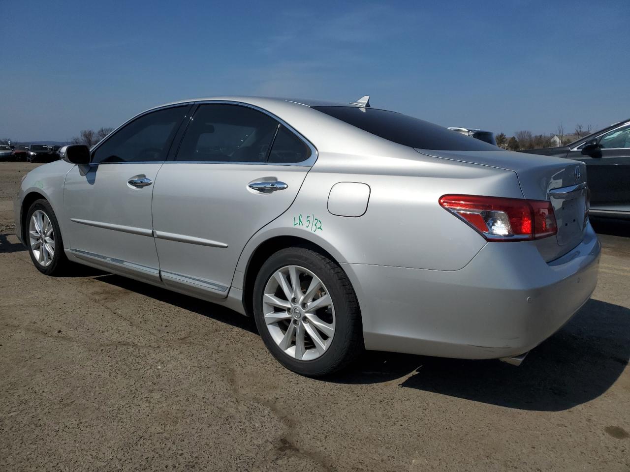 2012 Lexus ES - Image 2