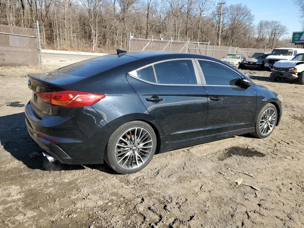 2018 Hyundai Elantra - Image 3