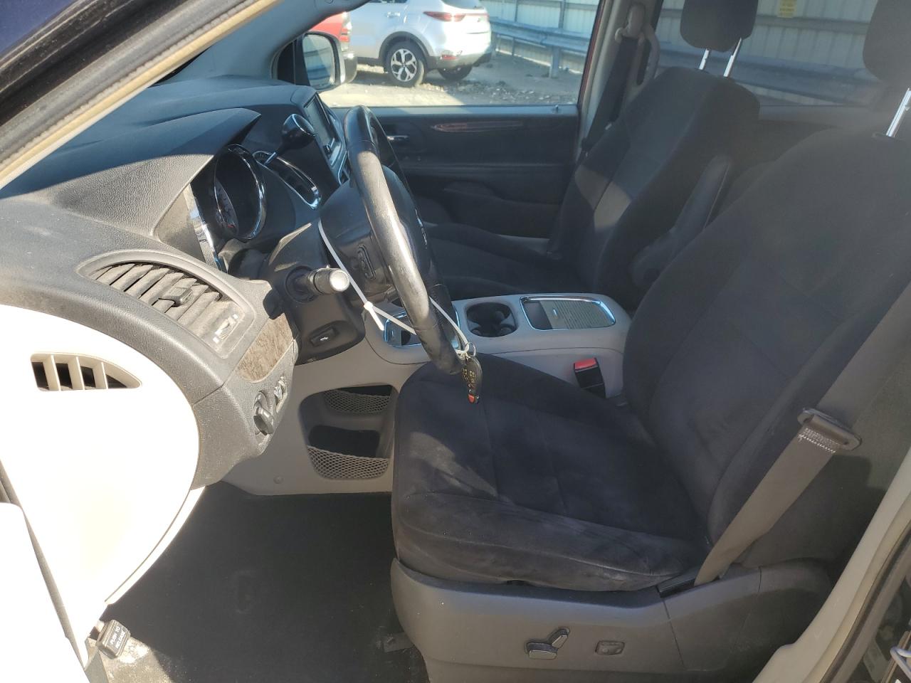 2011 Dodge Caravan - Image 7
