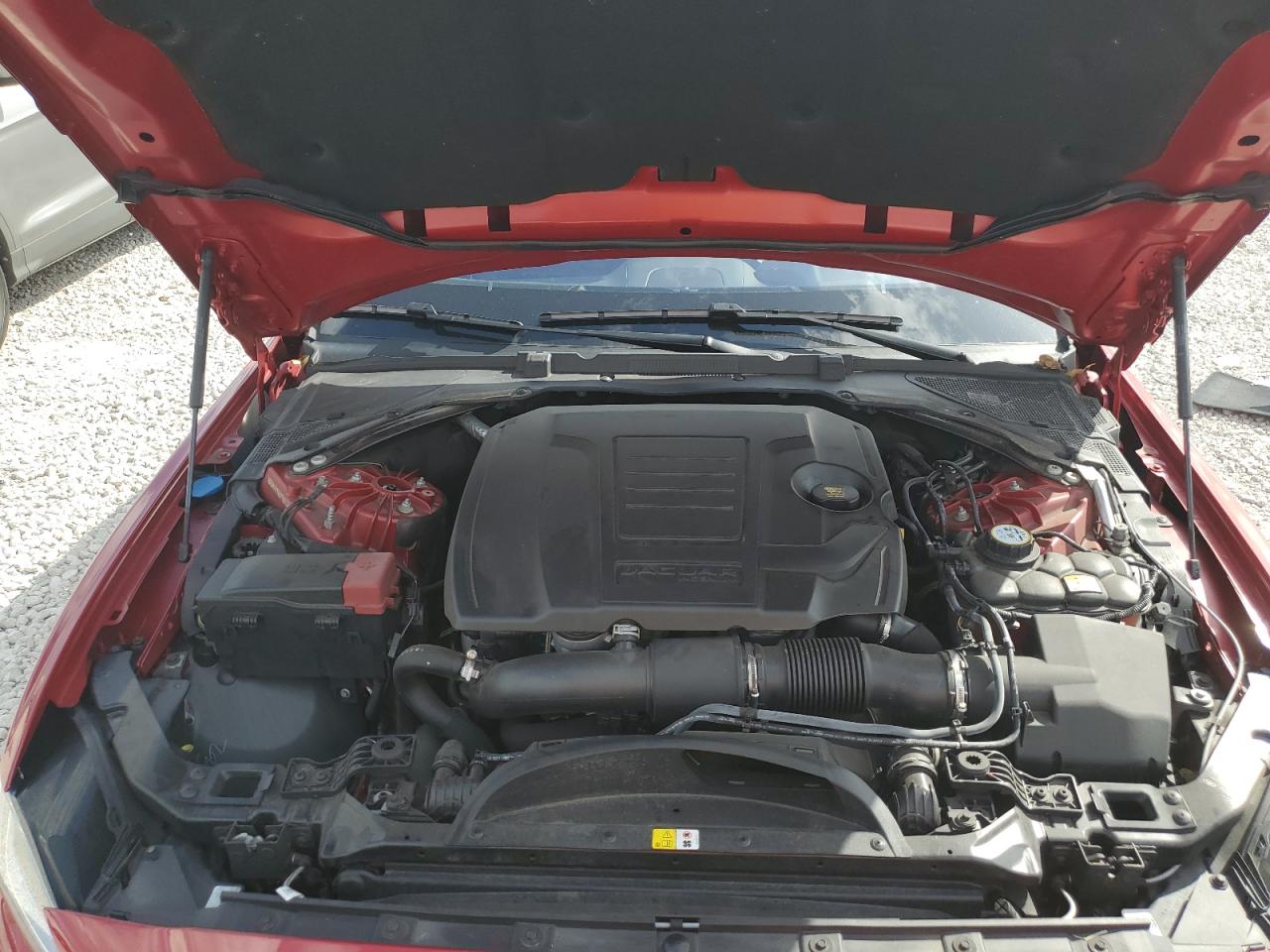 2020 Jaguar XE - Image 11