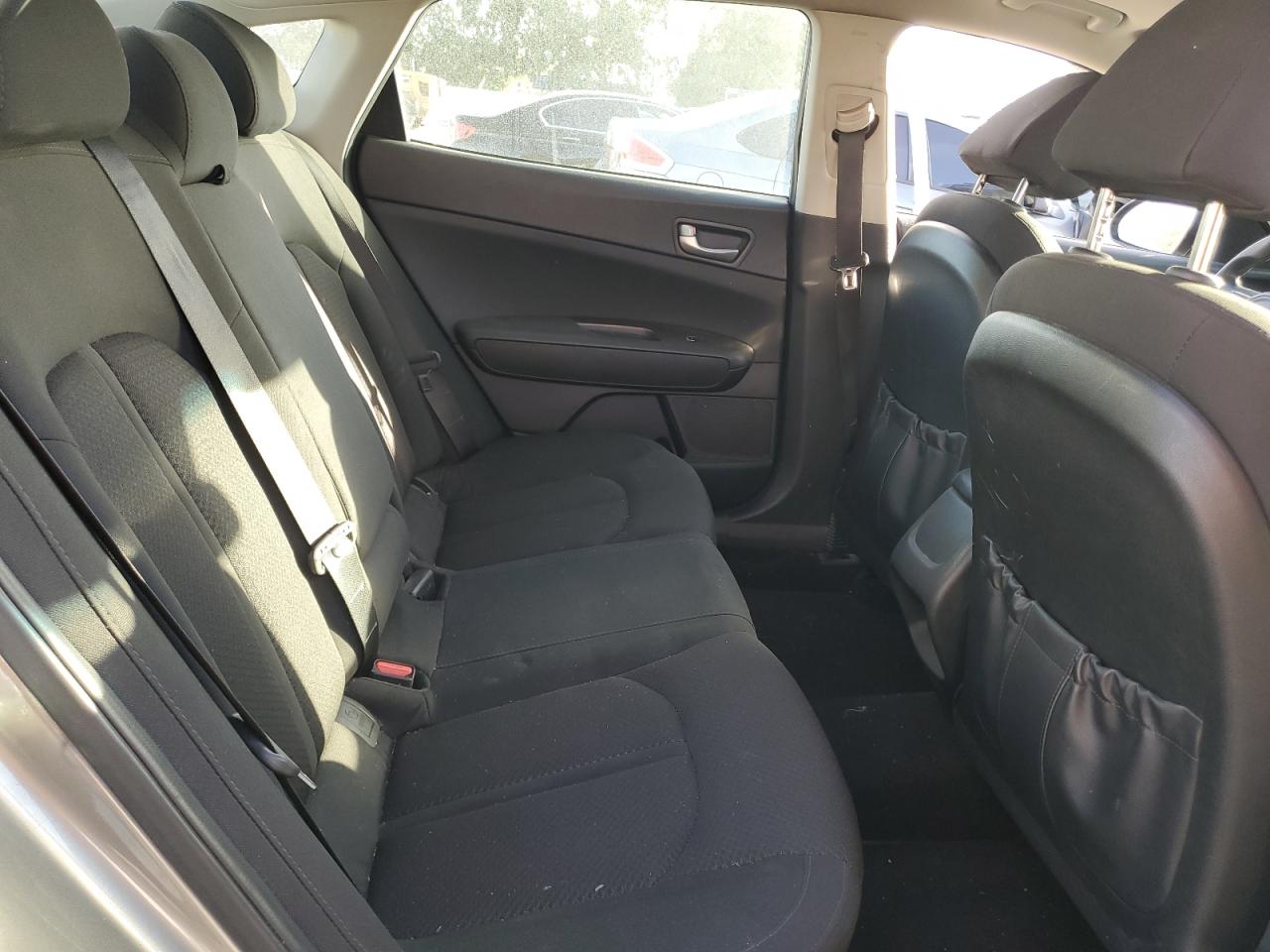 2017 Kia Optima - Image 10