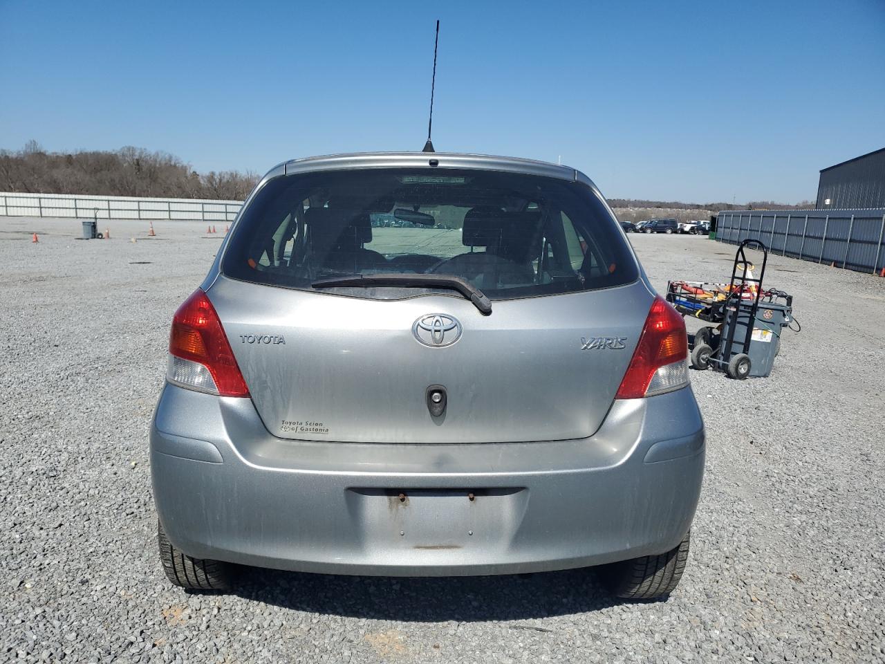 2011 Toyota Yaris - Image 6