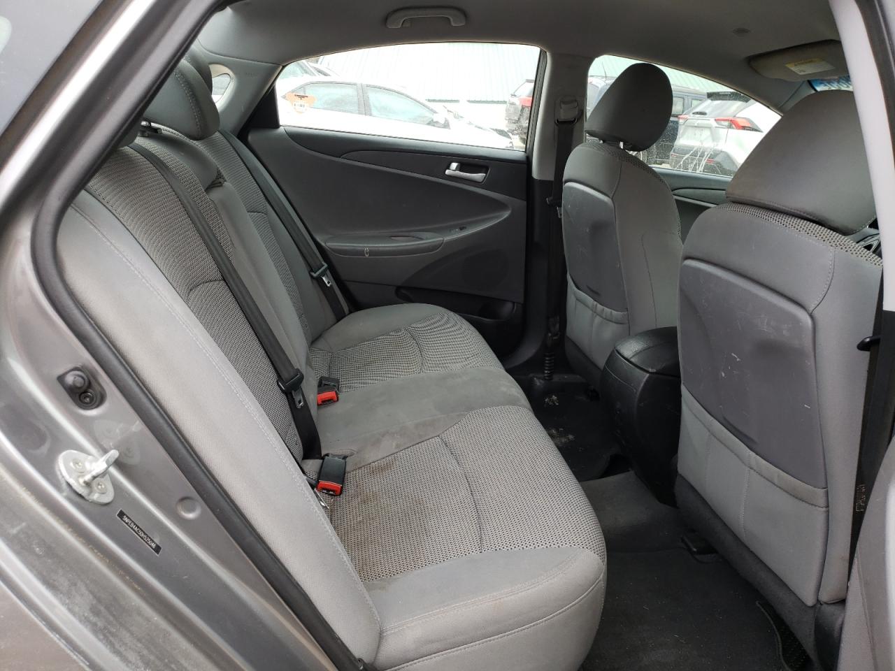 2013 Hyundai Sonata - Image 10