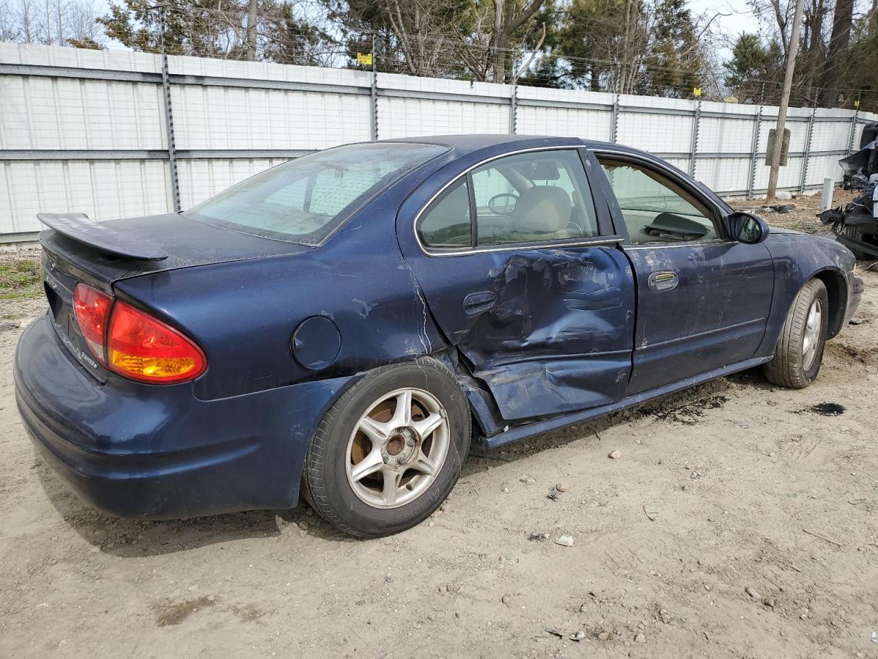 2000 Oldsmobile Alero - Image 3