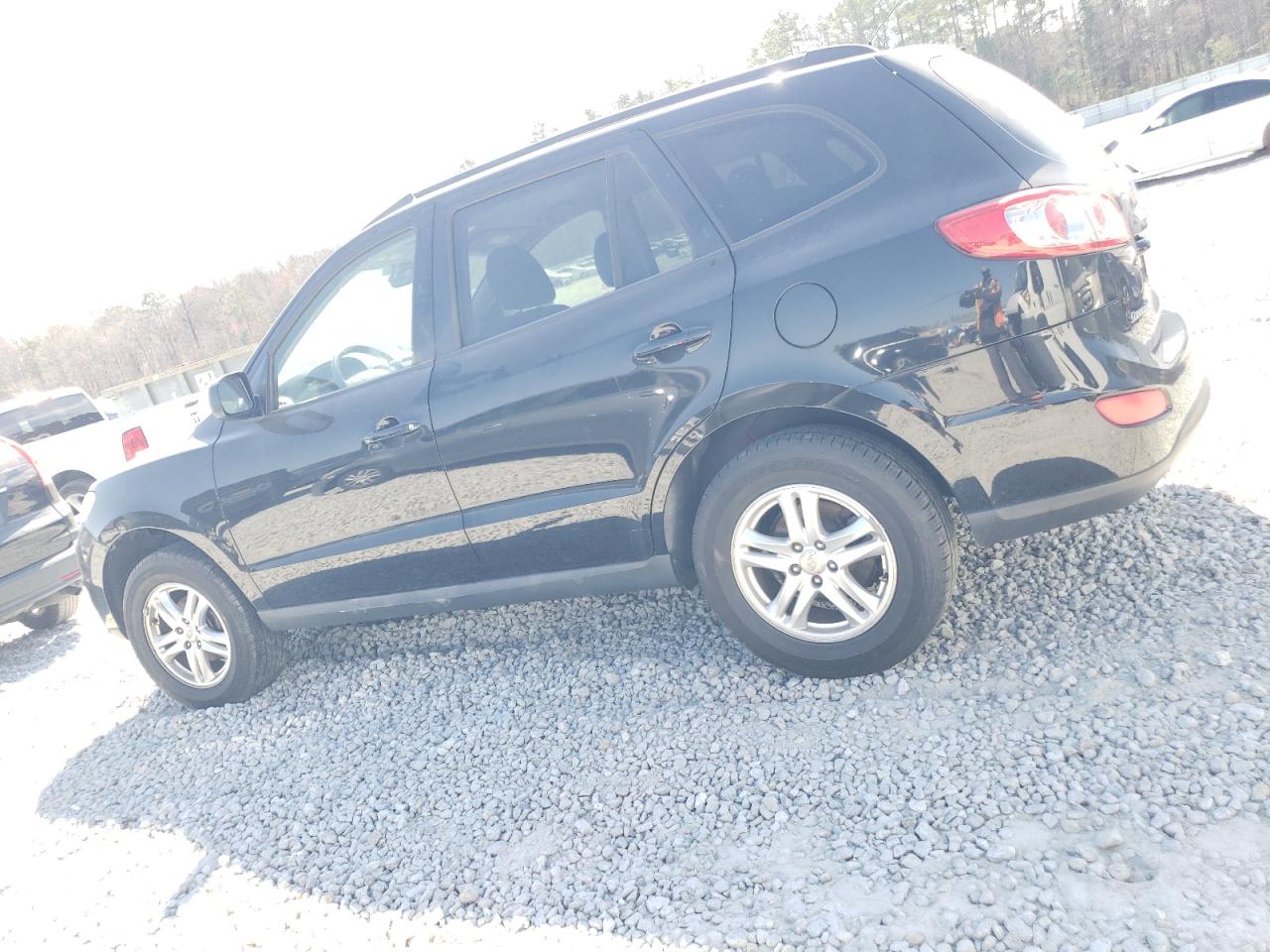 2012 Hyundai Santa Fe - Image 2