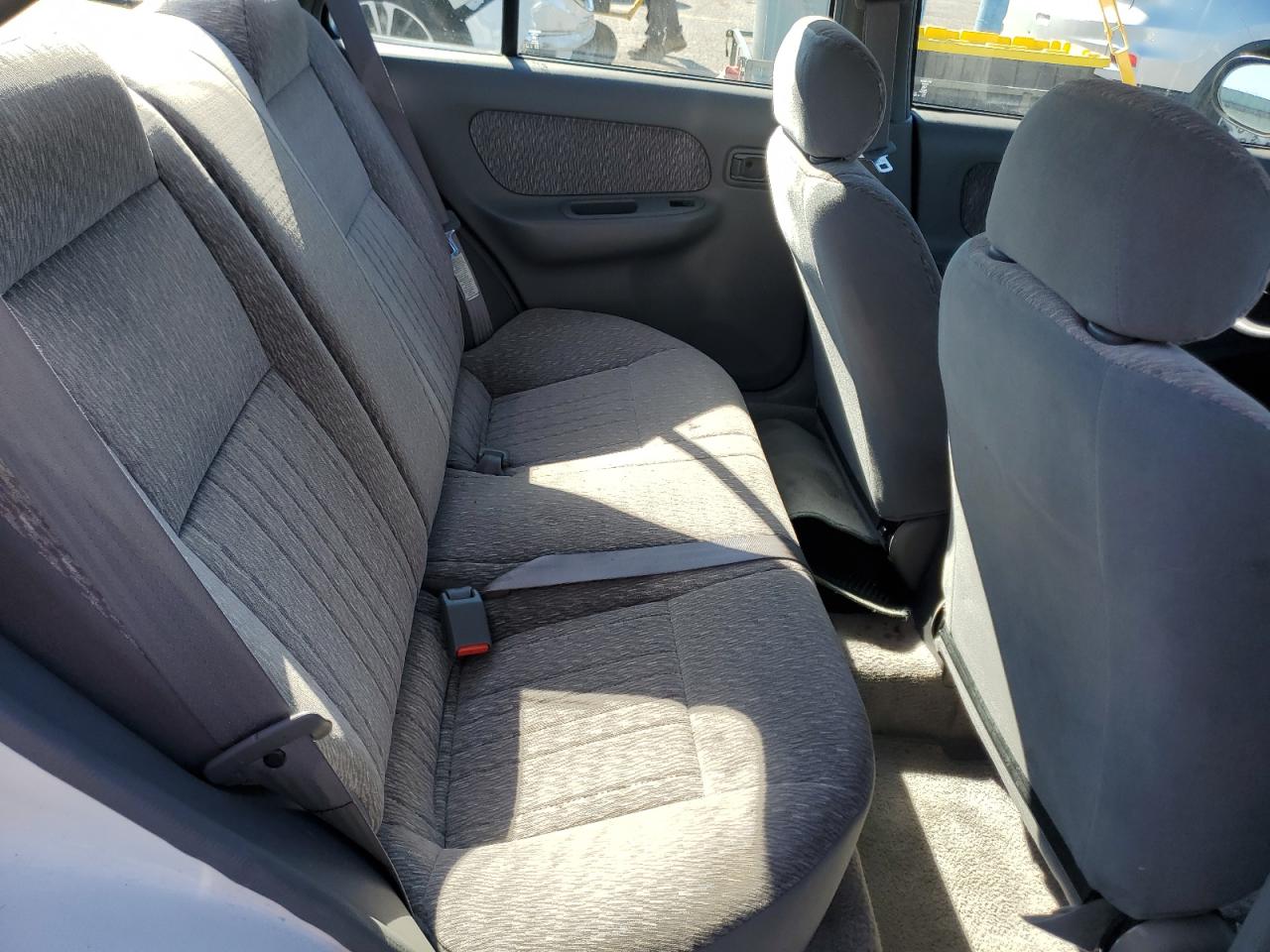 1998 Nissan Sentra - Image 10