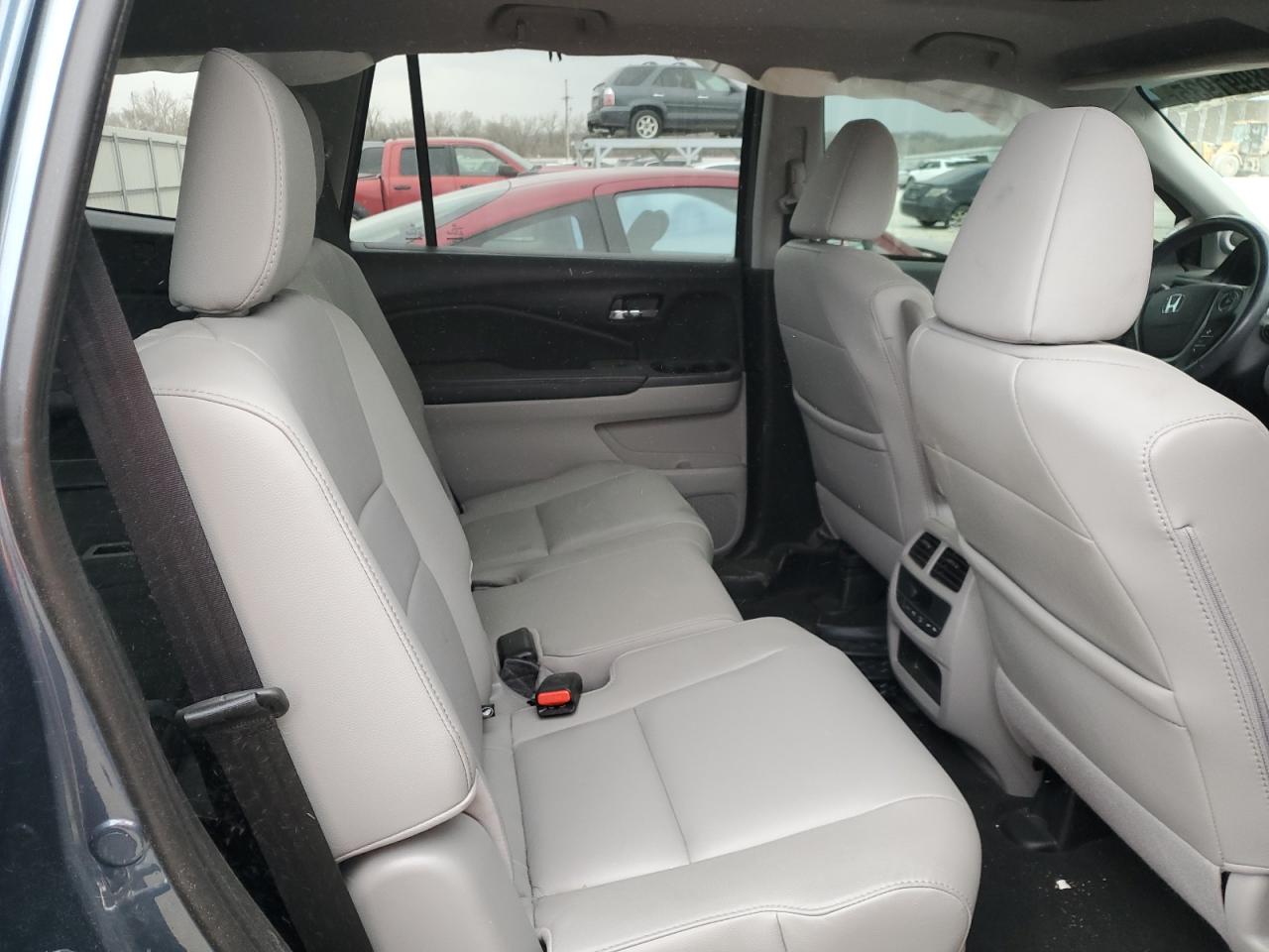 2018 Honda Pilot - Image 11